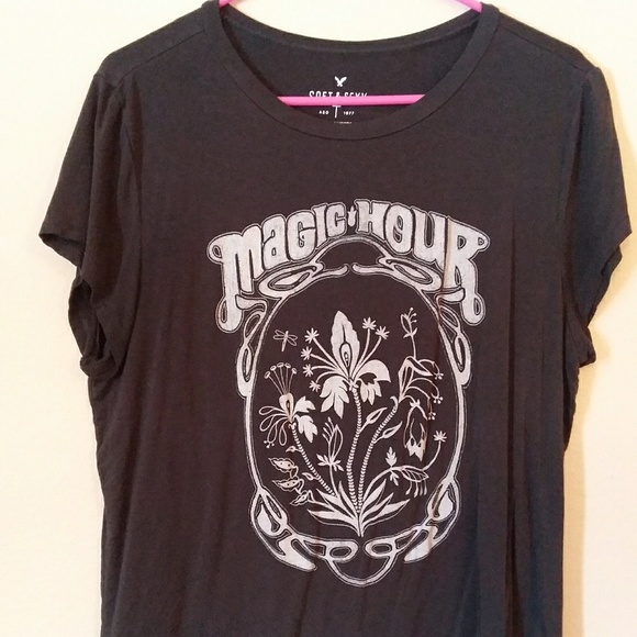 American Eagle Outfitters Tops - *FINAL PRICE- Black Graphic Tee
